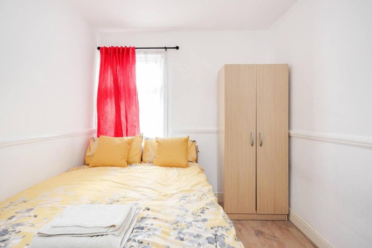 Impeccable And Welcoming 3-bed House In Holiday home
