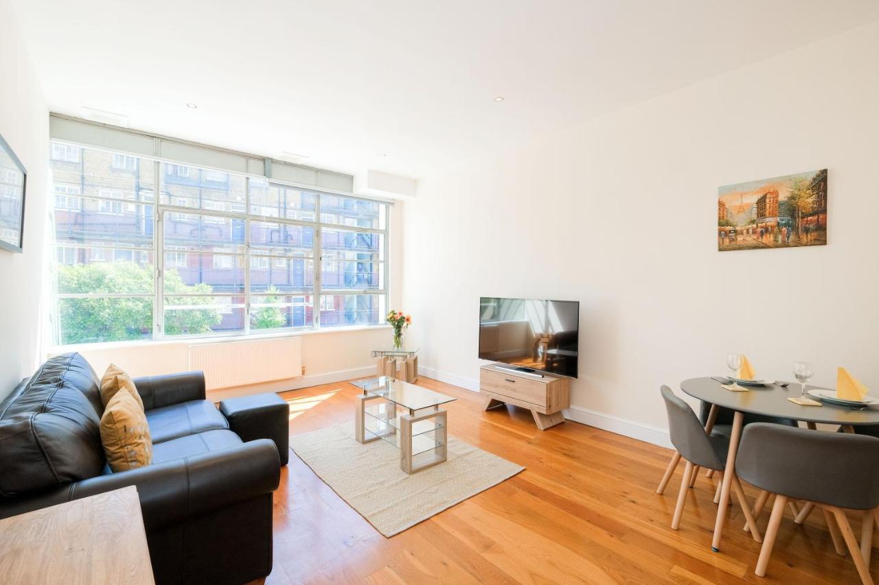 Lovely 2 Bed Flat In Canal Side Gated Development Apartment London