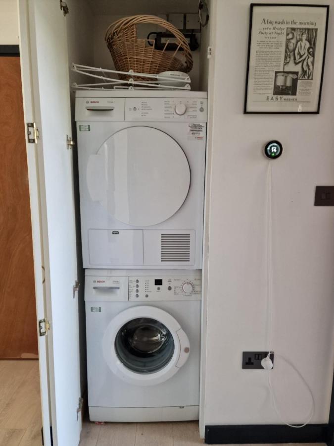 Sky - Stunning 3 Bed Apt In The Sky Apartment London
