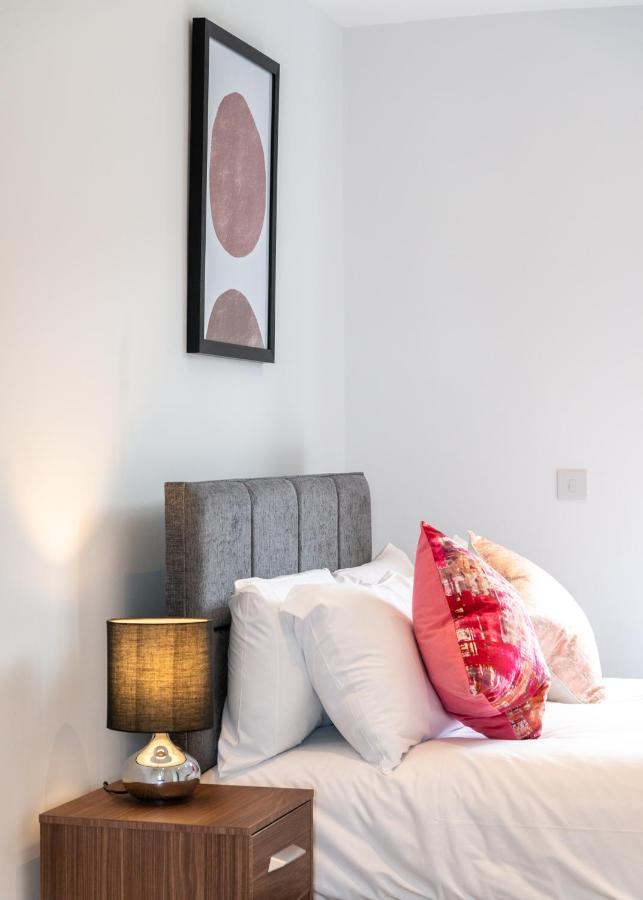 Apartment Lovely 1 Bedroom With Outdoor Space London