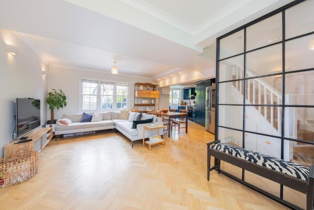 Beautiful High End Close To Center Ferienhaus London