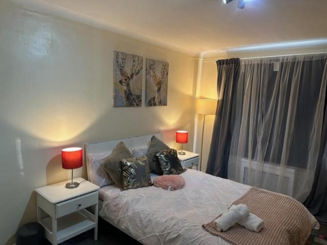 Apartment Superb One Bedroom Private *