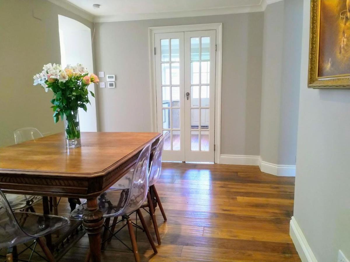 Elegant Parkside Flat: Blackheath Common Period Building Apartamento Londres