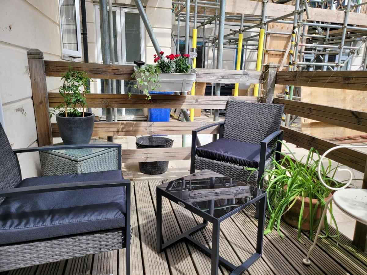 Three Bedroom By Beautiful Park * London