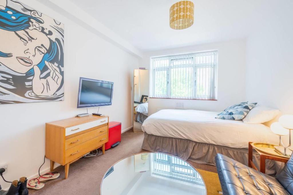 Flat 13 London