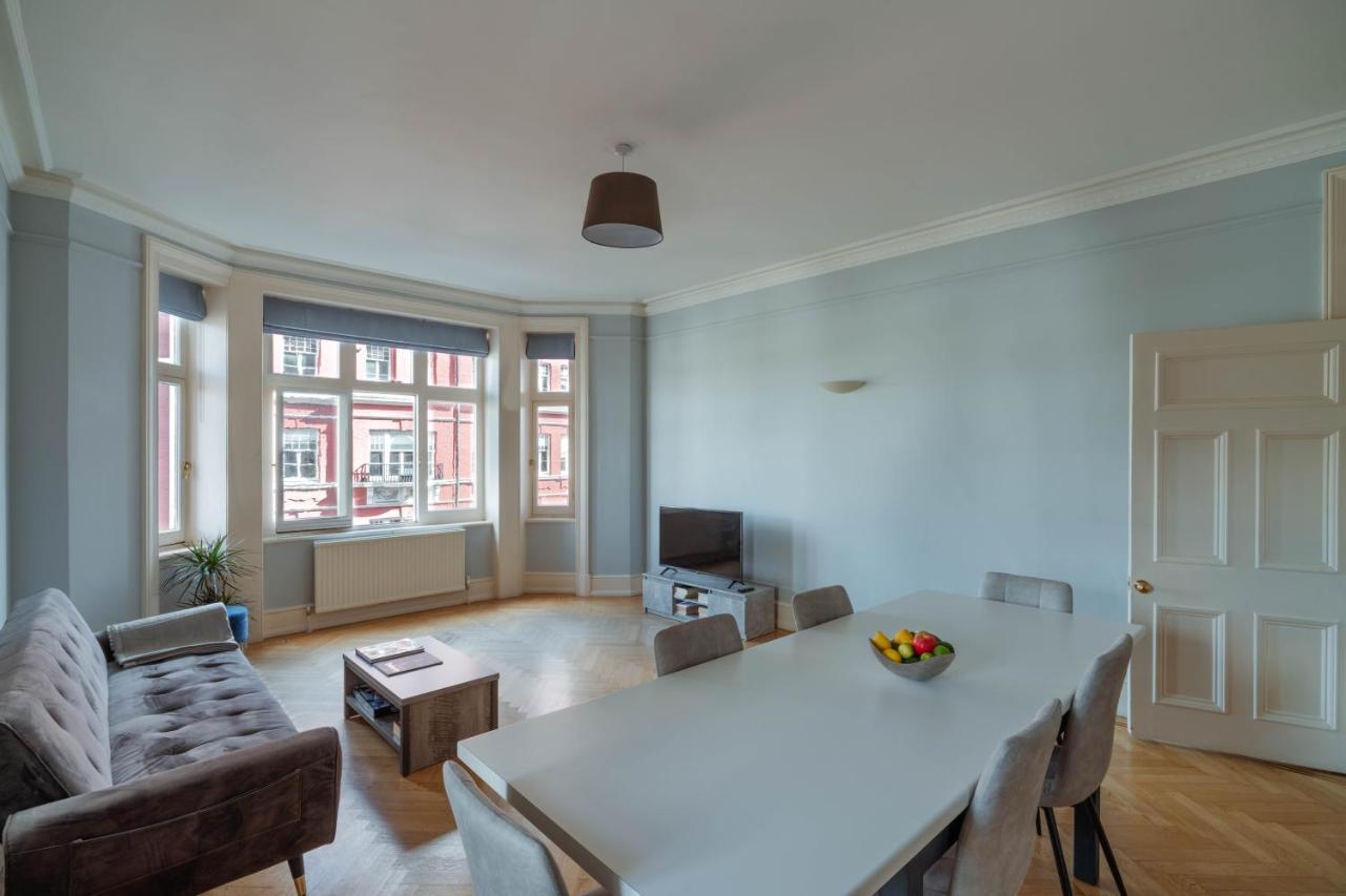 Bright Space In The Heart Of Apartment London