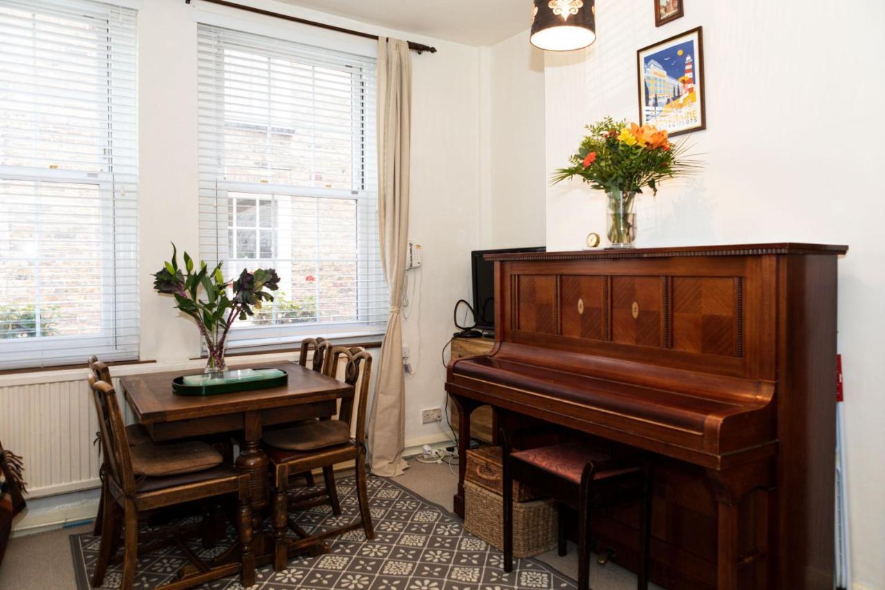 Hampstead 19th Century Village Holiday home *
