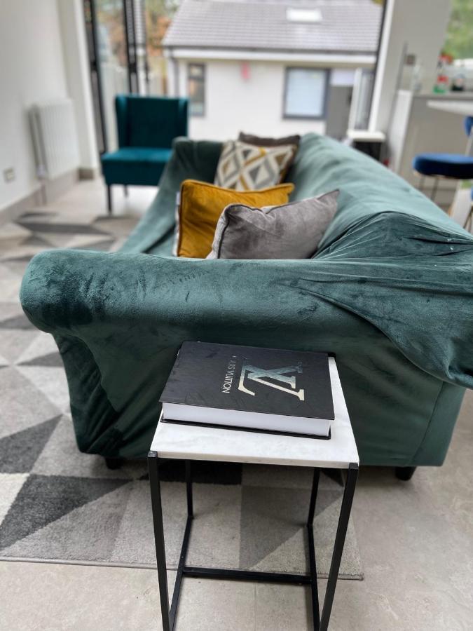 Holiday home Cosy Trio: Flexible Near Mall With Parking