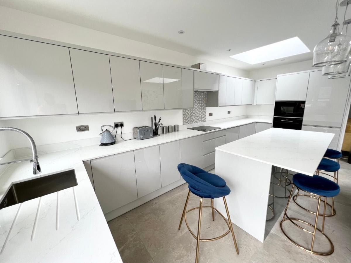Cosy Trio: Flexible Near Mall With Parking Holiday home *