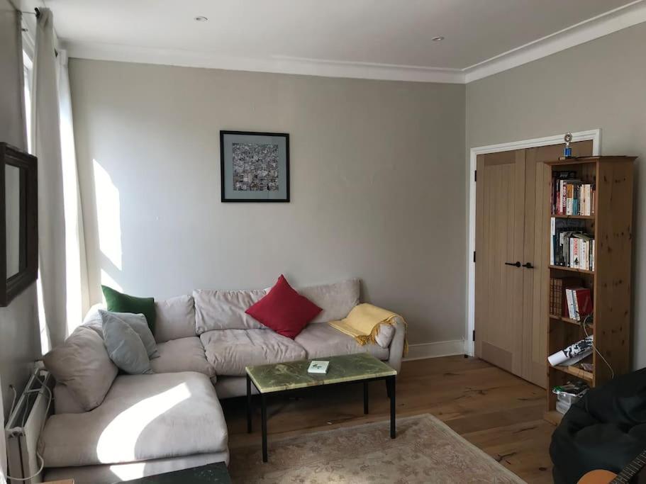 Apartment Elegant 3bed Crouchend In Style With Roof Terrace