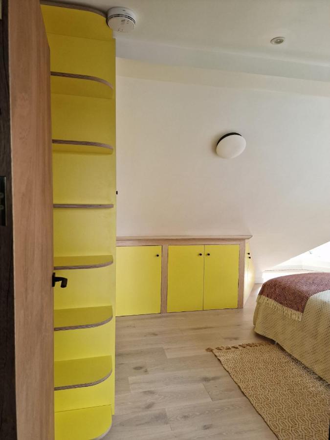 Sky - Stunning 3 Bed Apt In The Sky London