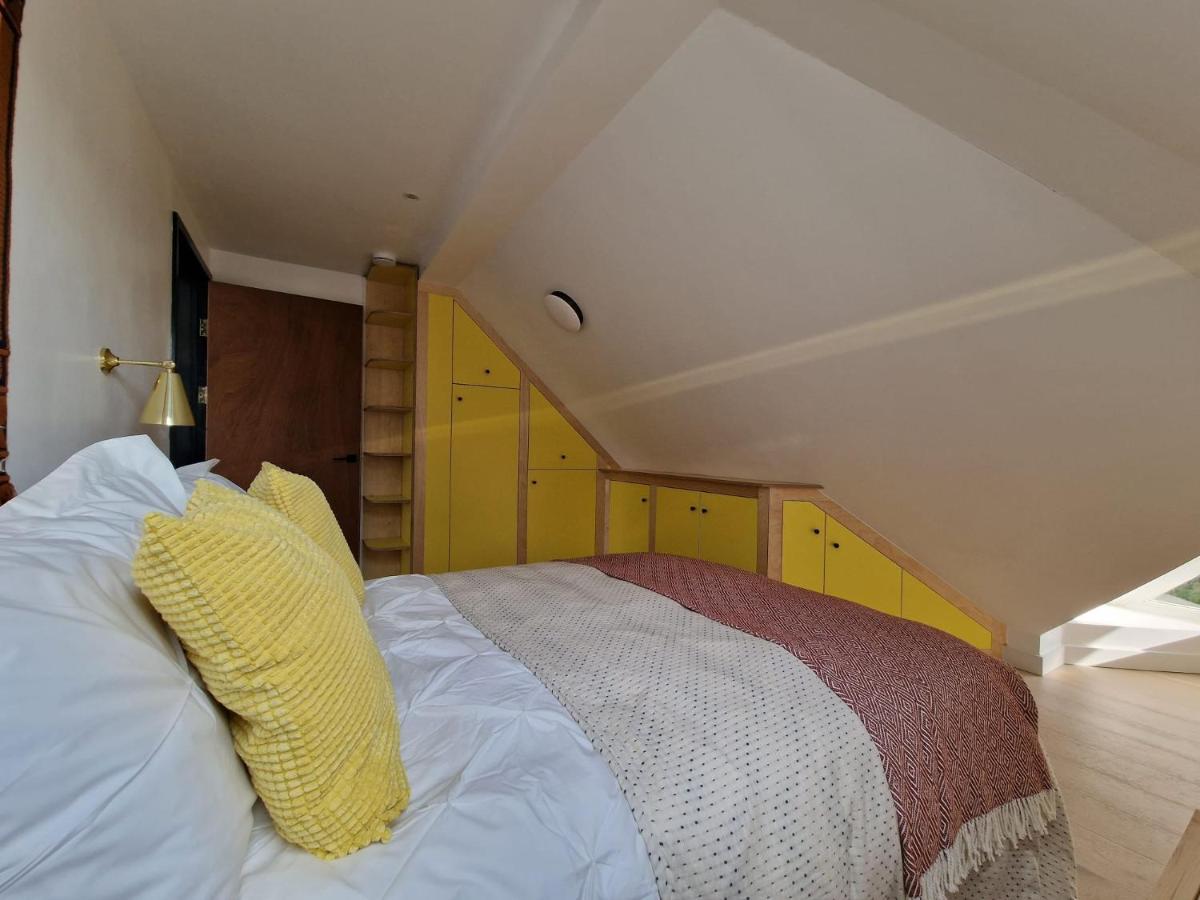 Sky - Stunning 3 Bed Apt In The Sky Apartment