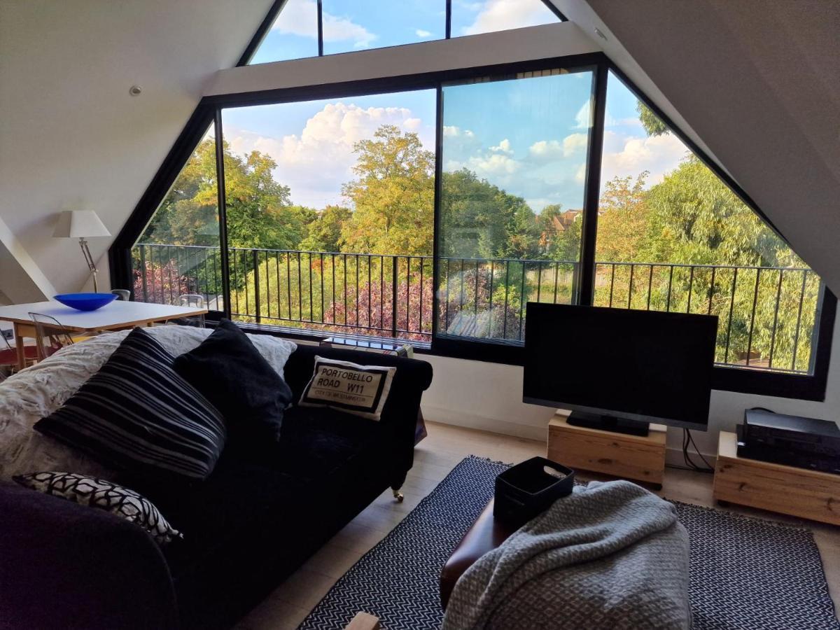 Sky - Stunning 3 Bed Apt In The Sky * London