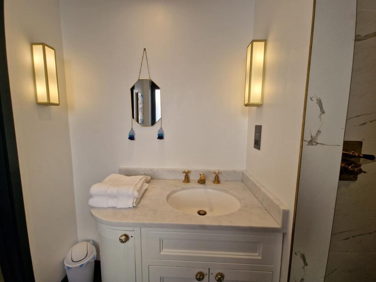Sky - Stunning 3 Bed Apt In The Sky * London