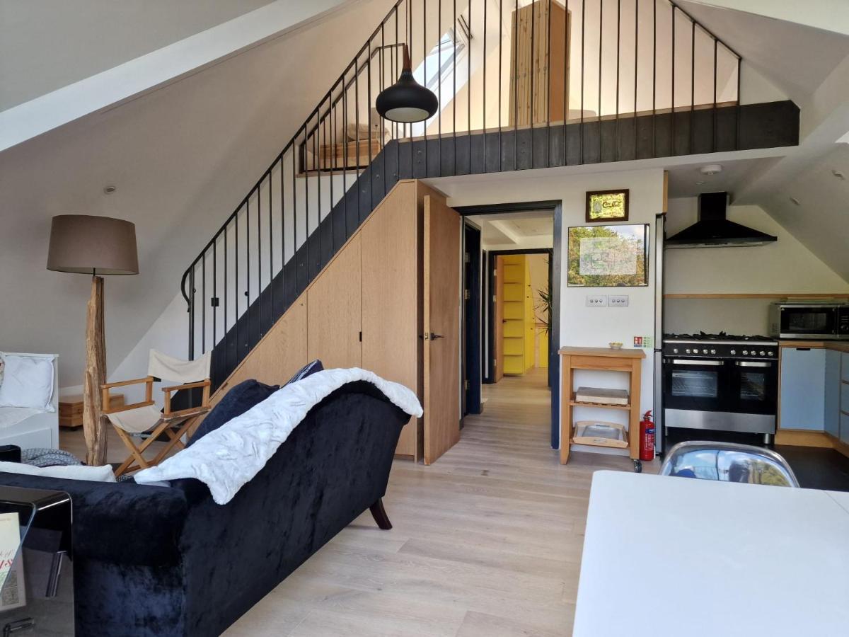 Sky - Stunning 3 Bed Apt In The Sky Apartment