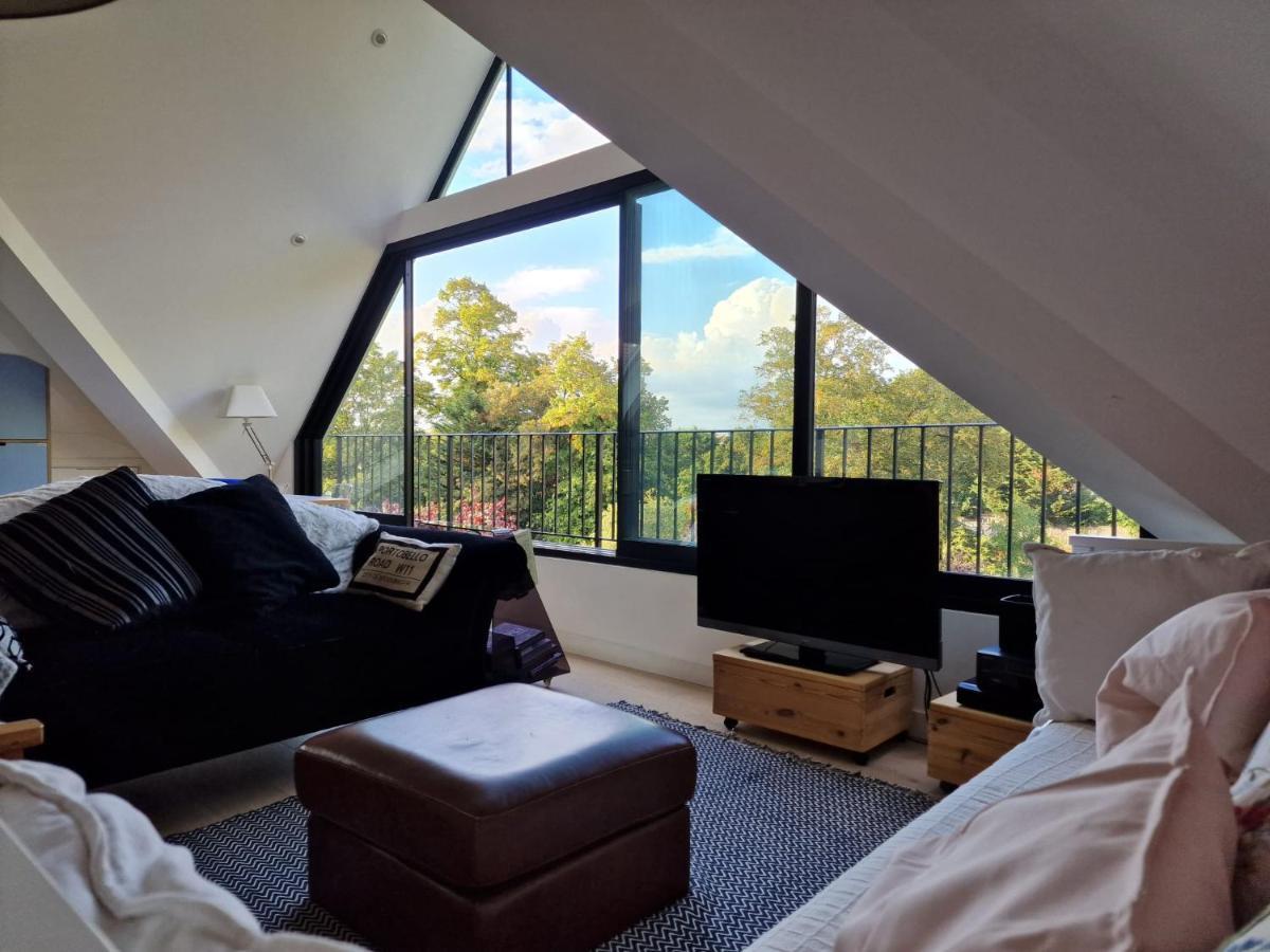 Sky - Stunning 3 Bed Apt In The Sky * London