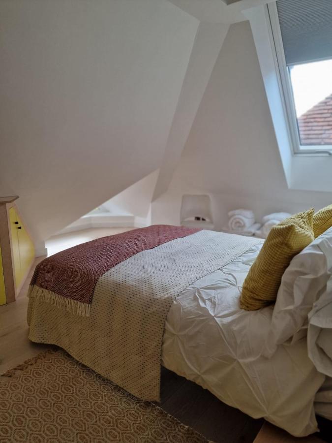 Sky - Stunning 3 Bed Apt In The Sky *