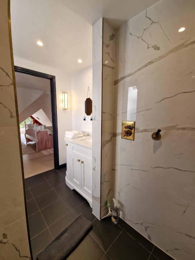 Apartment Sky - Stunning 3 Bed Apt In The Sky London