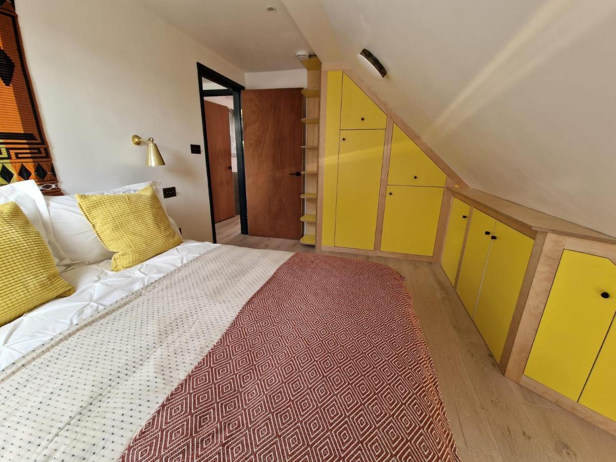 Sky - Stunning 3 Bed Apt In The Sky