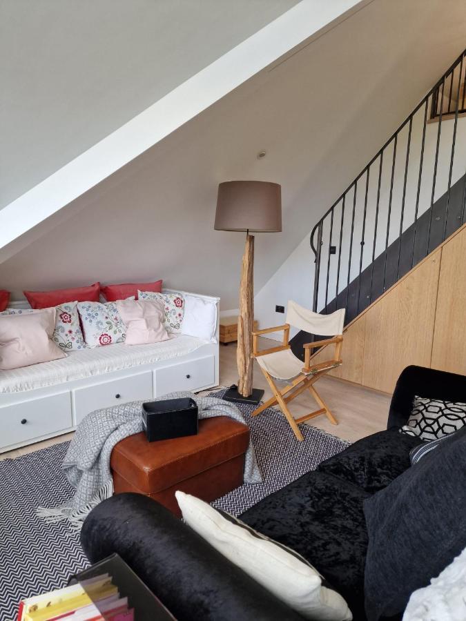 Apartment Sky - Stunning 3 Bed Apt In The Sky London