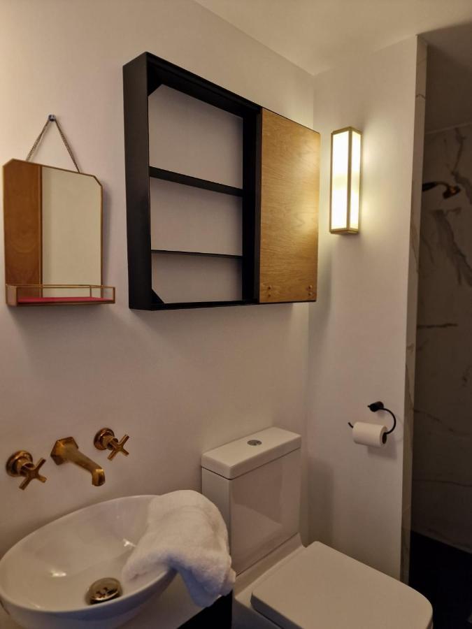 Sky - Stunning 3 Bed Apt In The Sky Apartment London