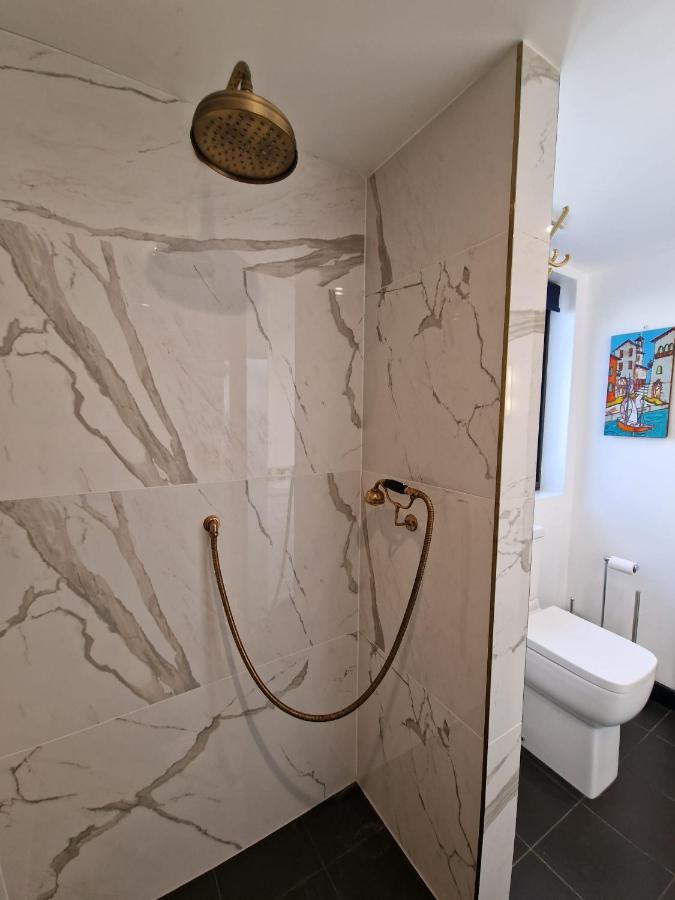 Sky - Stunning 3 Bed Apt In The Sky