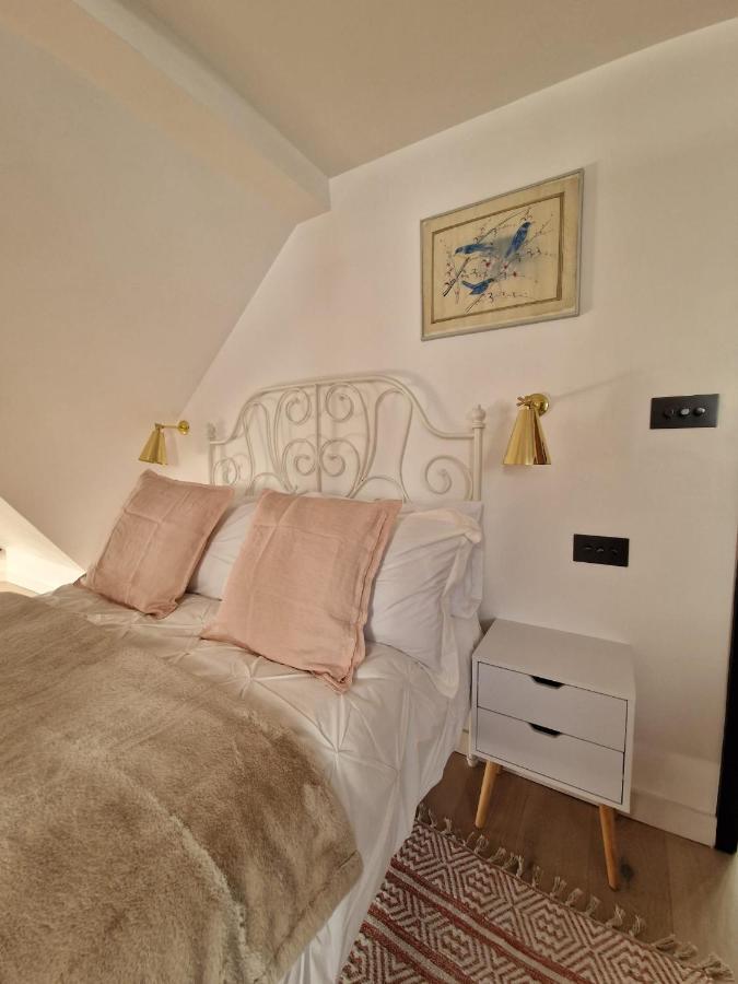 Sky - Stunning 3 Bed Apt In The Sky Apartment *