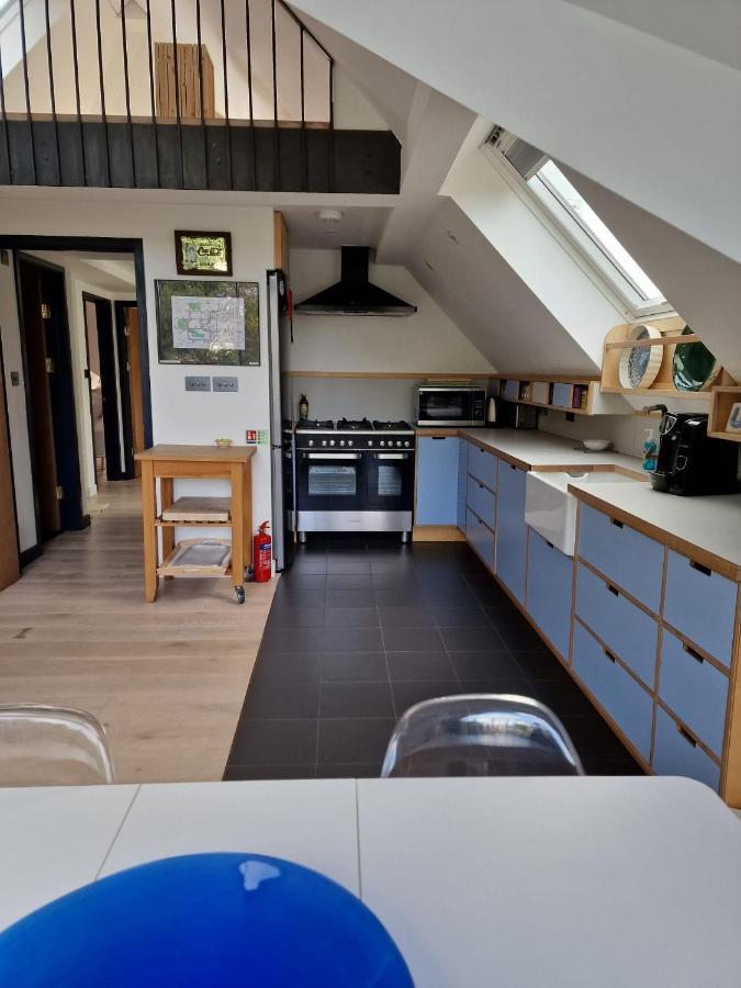 Apartment Sky - Stunning 3 Bed Apt In The Sky London