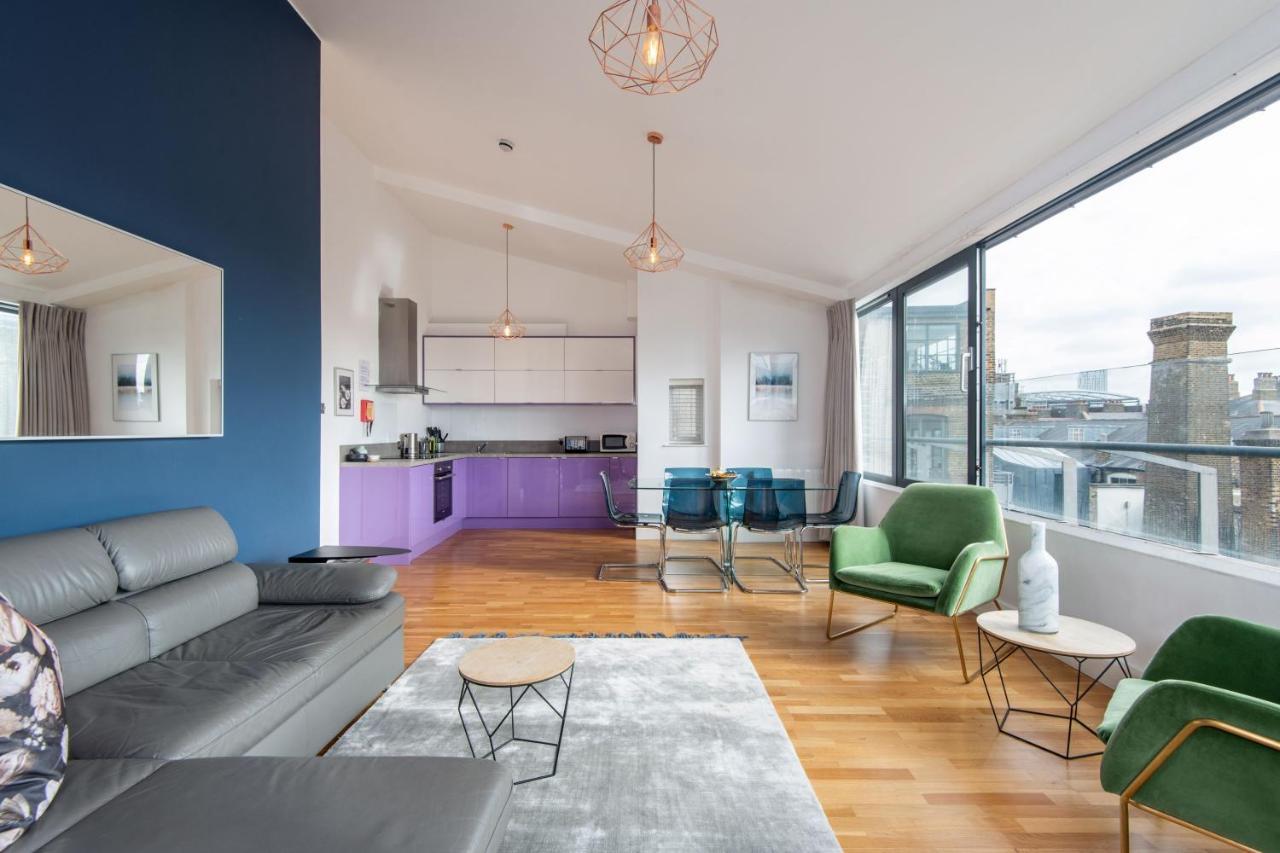 Mulberry South Penthouse By Living * London