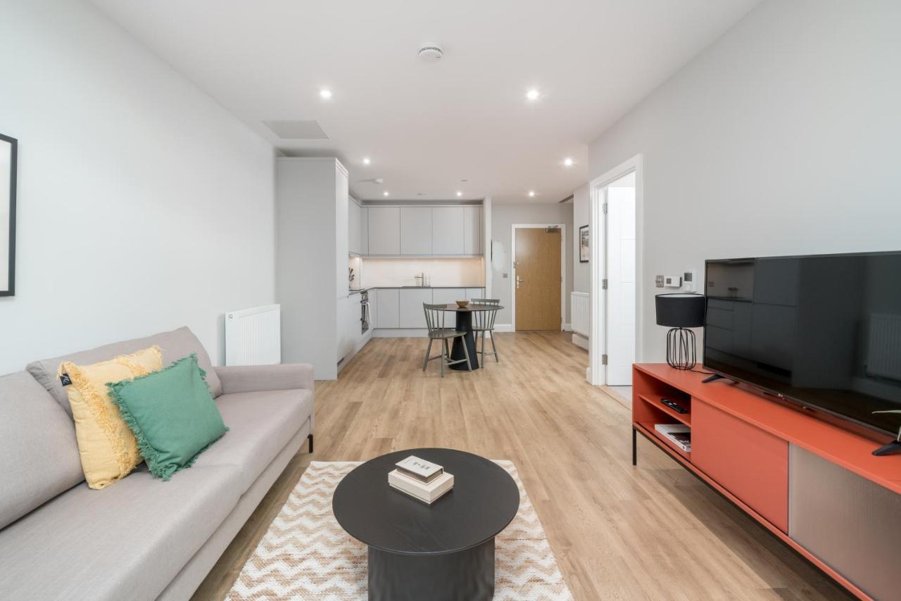 Altido New Near Battersea Power Station Apartment London