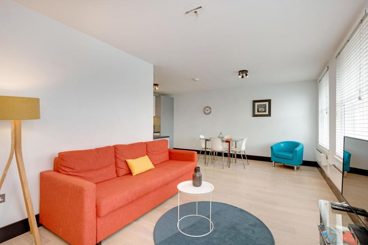 Farringdon Penthouse Loft By Living * London