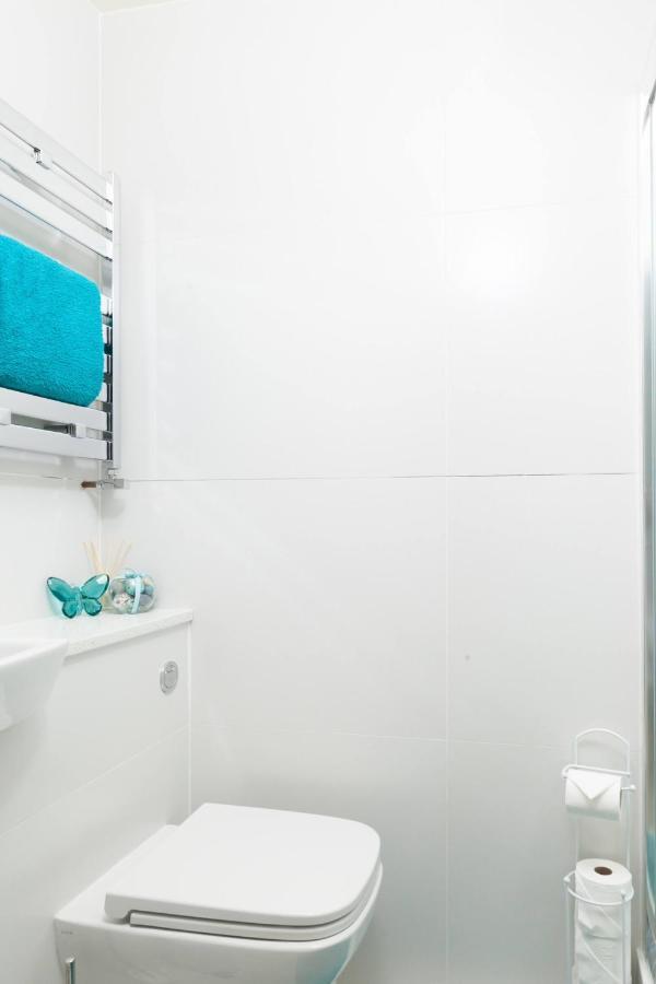 Three Bedroom By Beautiful Park London