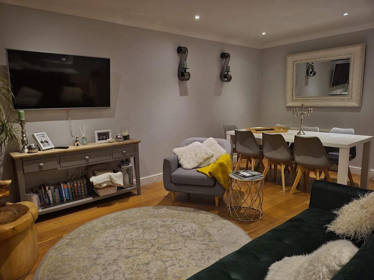 Three Bedroom By Beautiful Park * London