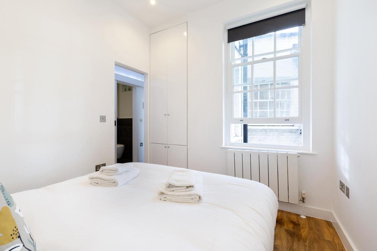 Spacious 4 Bedrooms Flat In New Oxford Street London