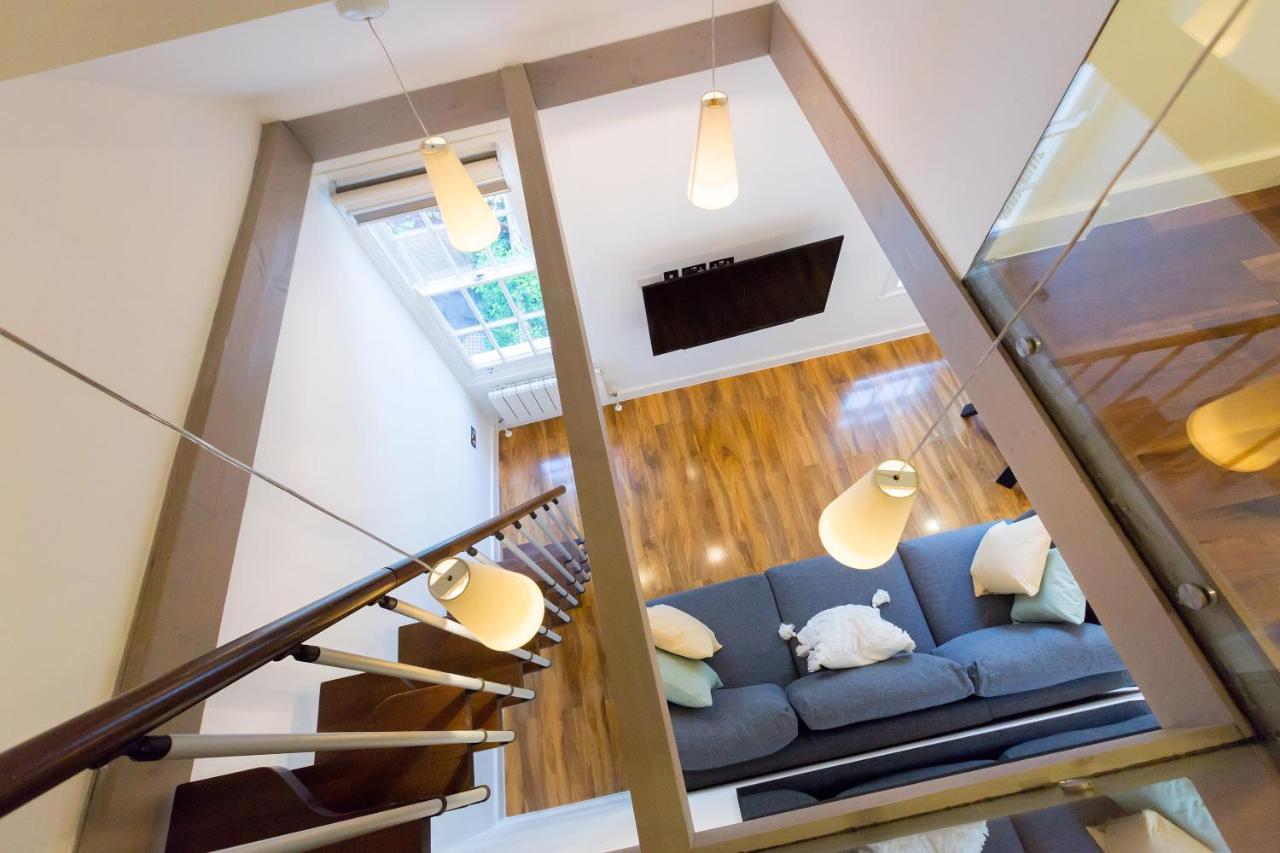 Spacious 4 Bedrooms Flat In New Oxford Street Apartment London