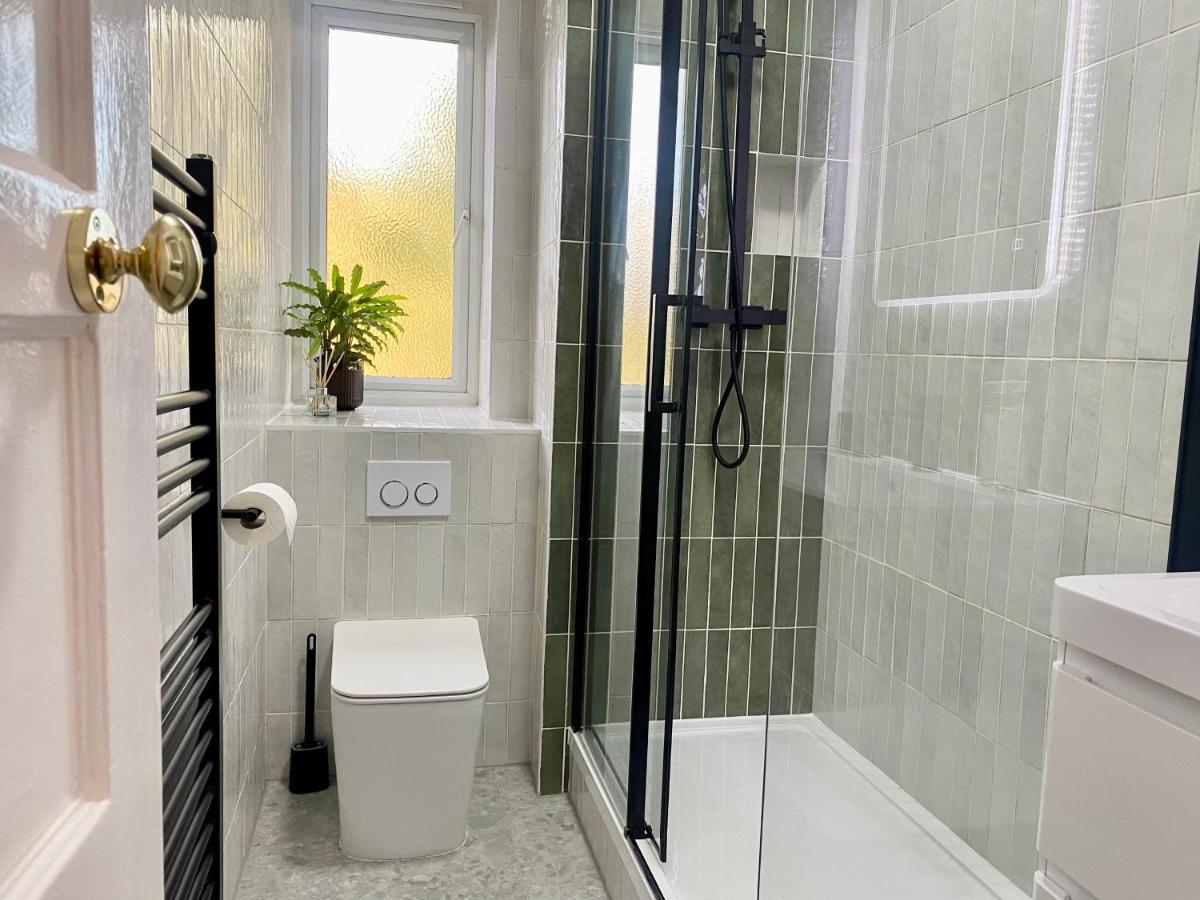 Newly Refurbished 2 Bedroom In South Londres