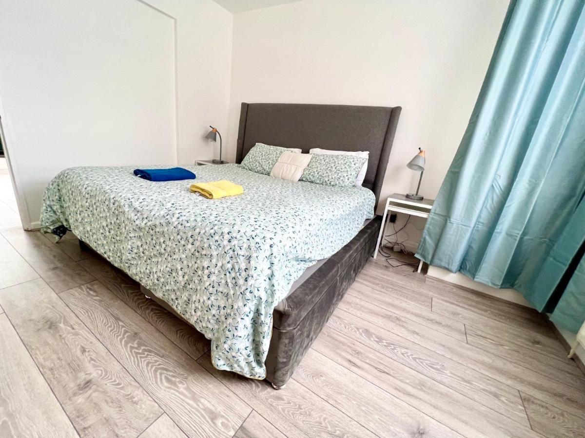 Cosy Trio: Flexible Near Mall With Parking Holiday home