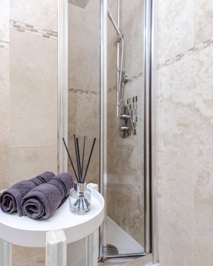 1st Class Covent Garden Residences For 1st Class Guests Apartment *