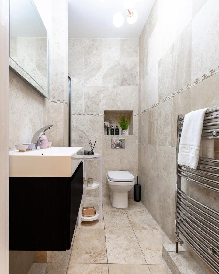 1st Class Covent Garden Residences For 1st Class Guests *