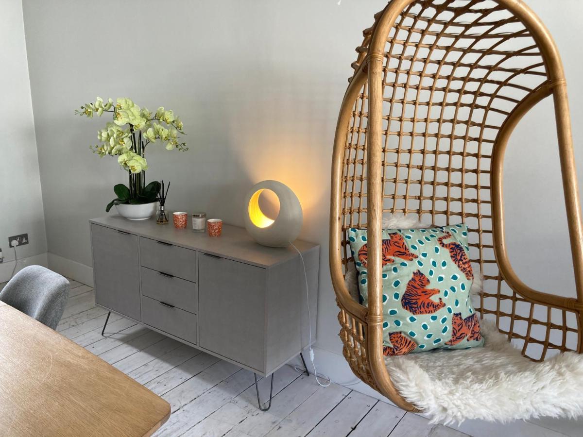 Magnificent House For 6 In Fulham With Back Garden London
