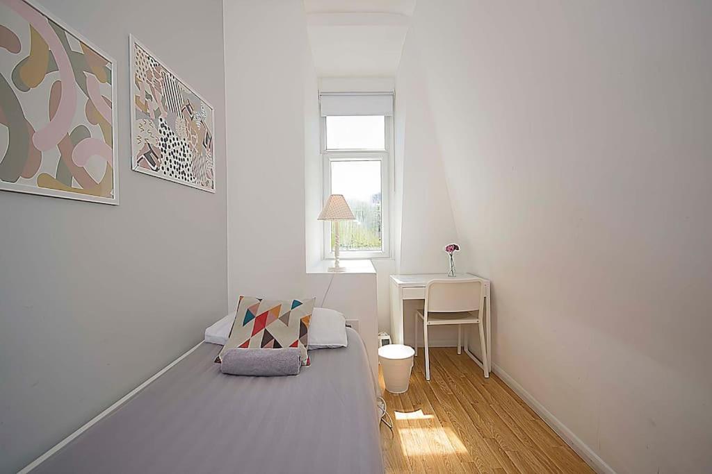 Homestay Single Bedrooms With Wifi And Underbed 10 *