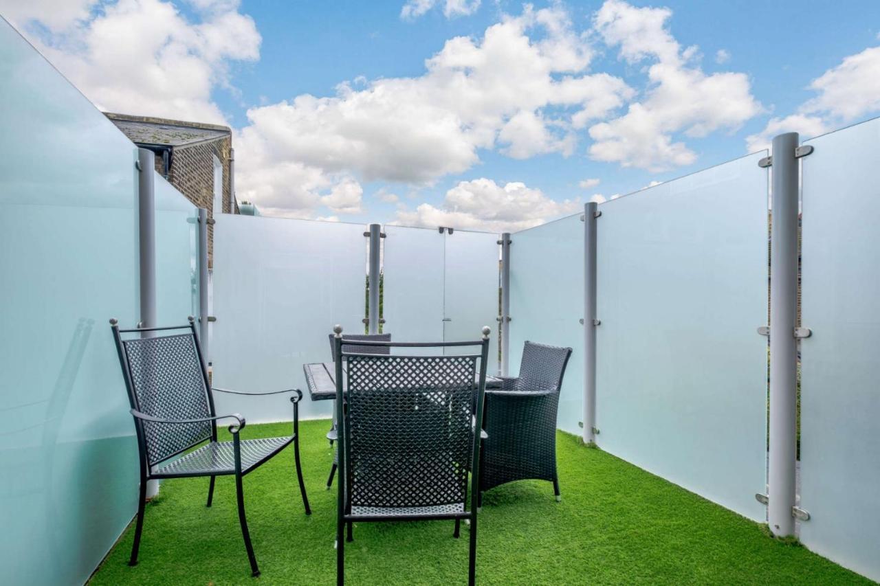Apartment Between The Commons London