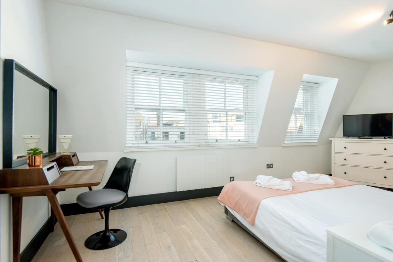 Farringdon Penthouse Loft By Living * London