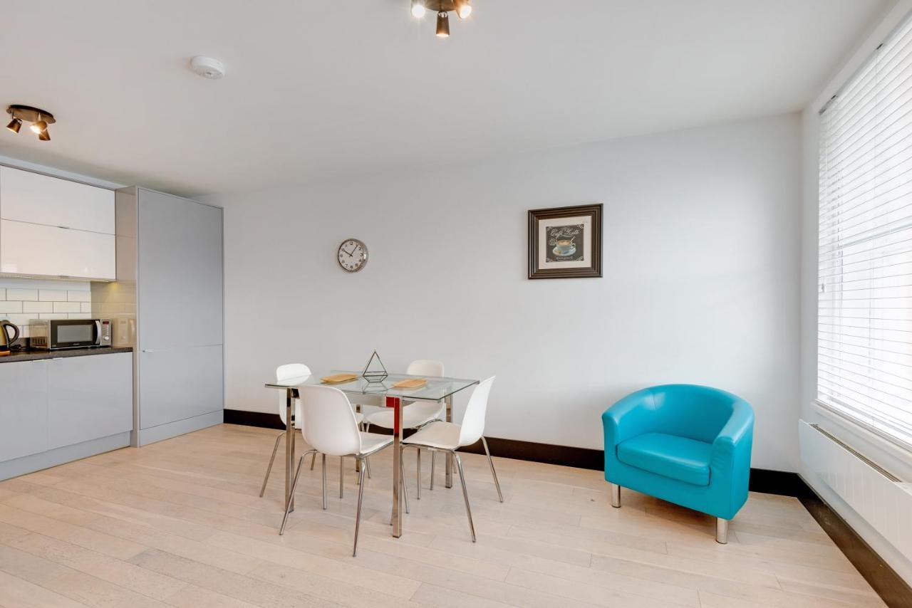 Farringdon Penthouse Loft By Living * London