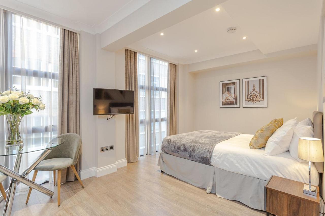 Cleveland Residences Farringdon Apartment