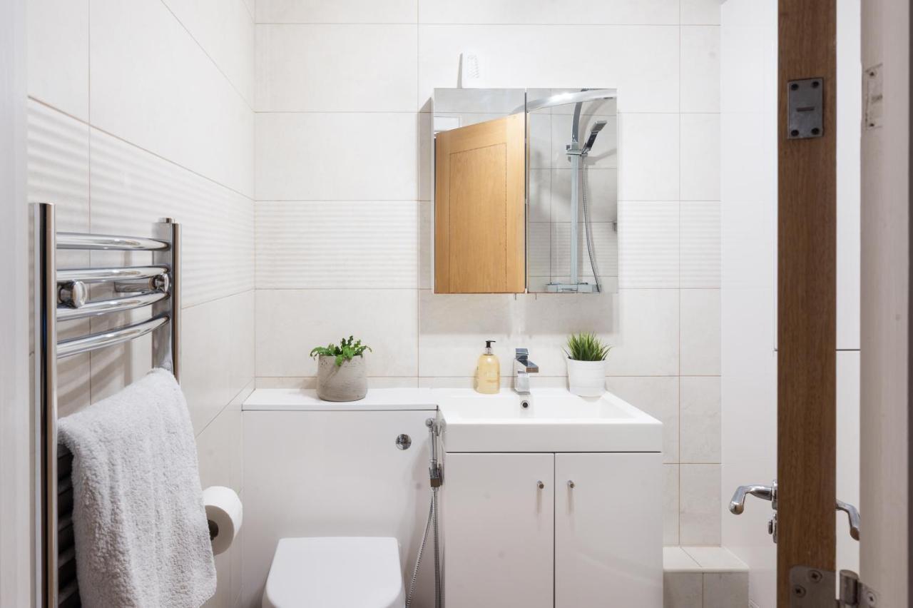 Riverside Balcony Apartments, 10 Minutes From Oxford Circus Apartamento