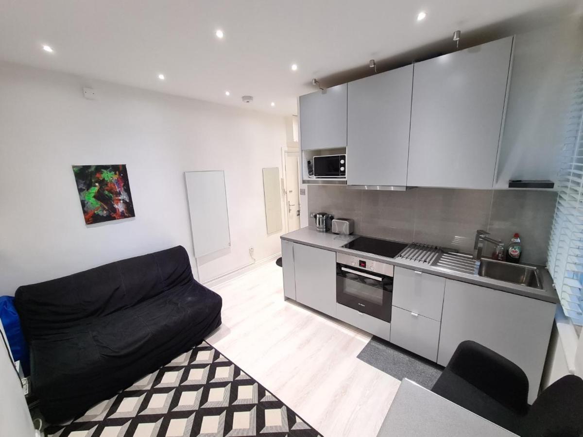Friendly Flat Near Bridge *