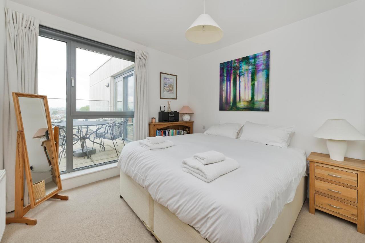 Superb With Terrace Near The River In Putney By Underthedoormat Apartment London