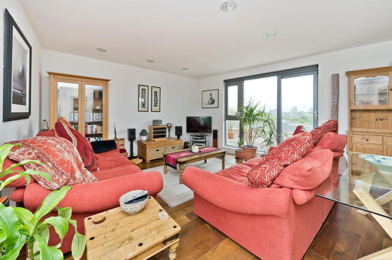 Superb With Terrace Near The River In Putney By Underthedoormat * London