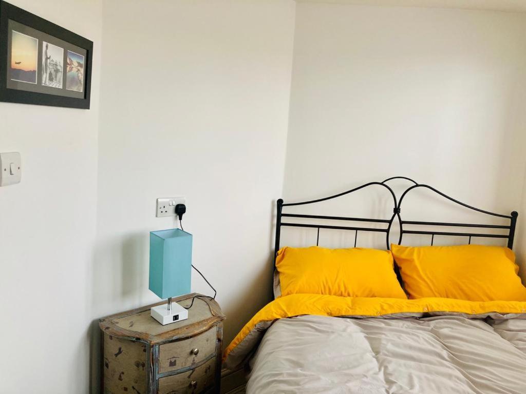 The Oak Flat Apartment